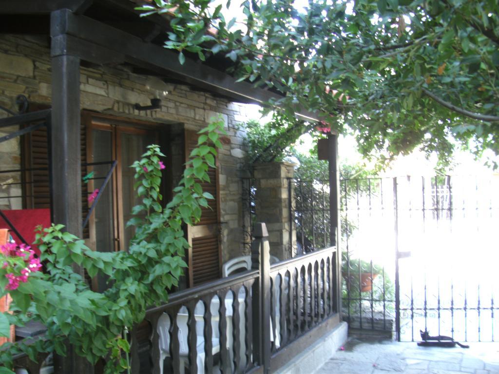 Papatzikos Traditional Guesthouse Неос-Мармарас Экстерьер фото